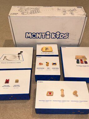 Monti Kids Level 2 Box: 4-6m Montessori Play Set